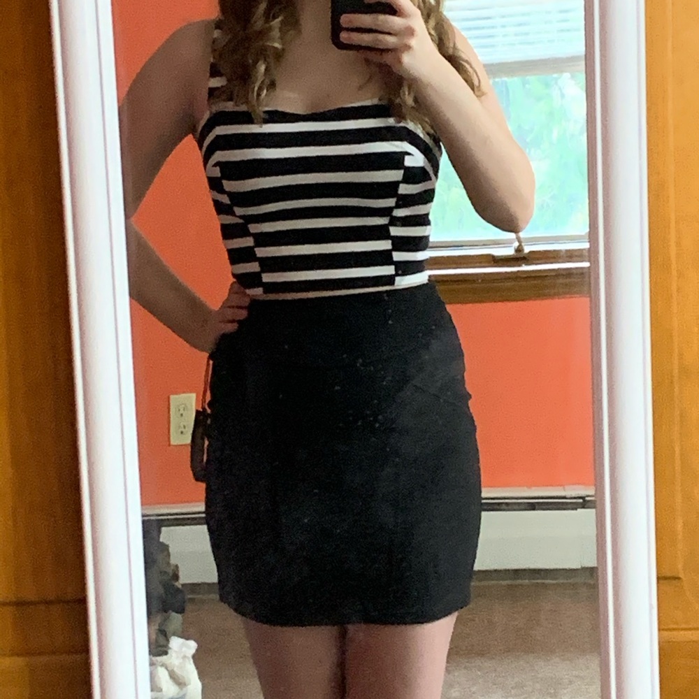 Express Black and White Crop Top Medium